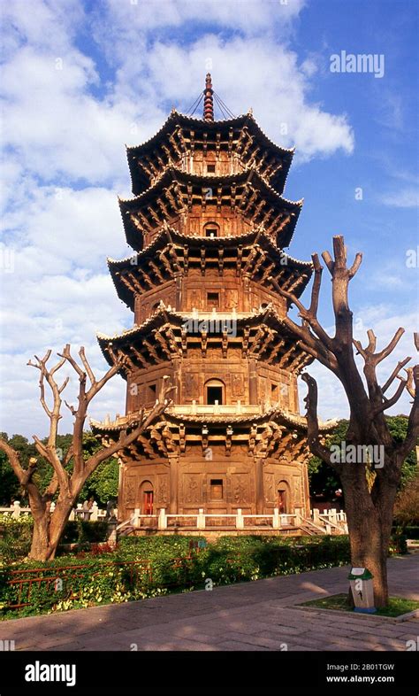 Der Quanzhou Kaiyuan-Tempel - Ein architektonisches Juwel der Song-Dynastie!