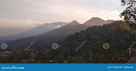  Der Puncak Pass - Eine märchenhafte Panoramafahrt über die Wolken!