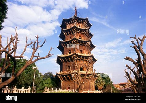 Der Quanzhou Kaiyuan-Tempel - Ein architektonisches Juwel der Song-Dynastie!